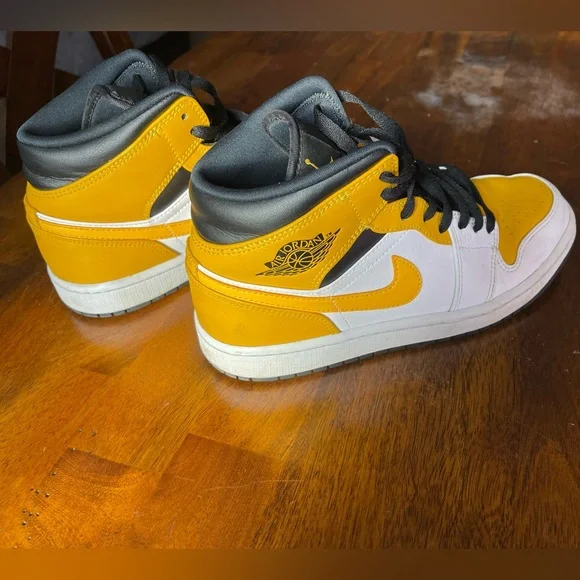 2021 Air Jordan 1 Mid PS “University Gold” - Picture 2 of 7